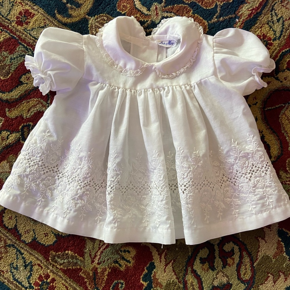 Vintage White Eyelet Baby Dress with lace trimmed collar. Size 6-9 months